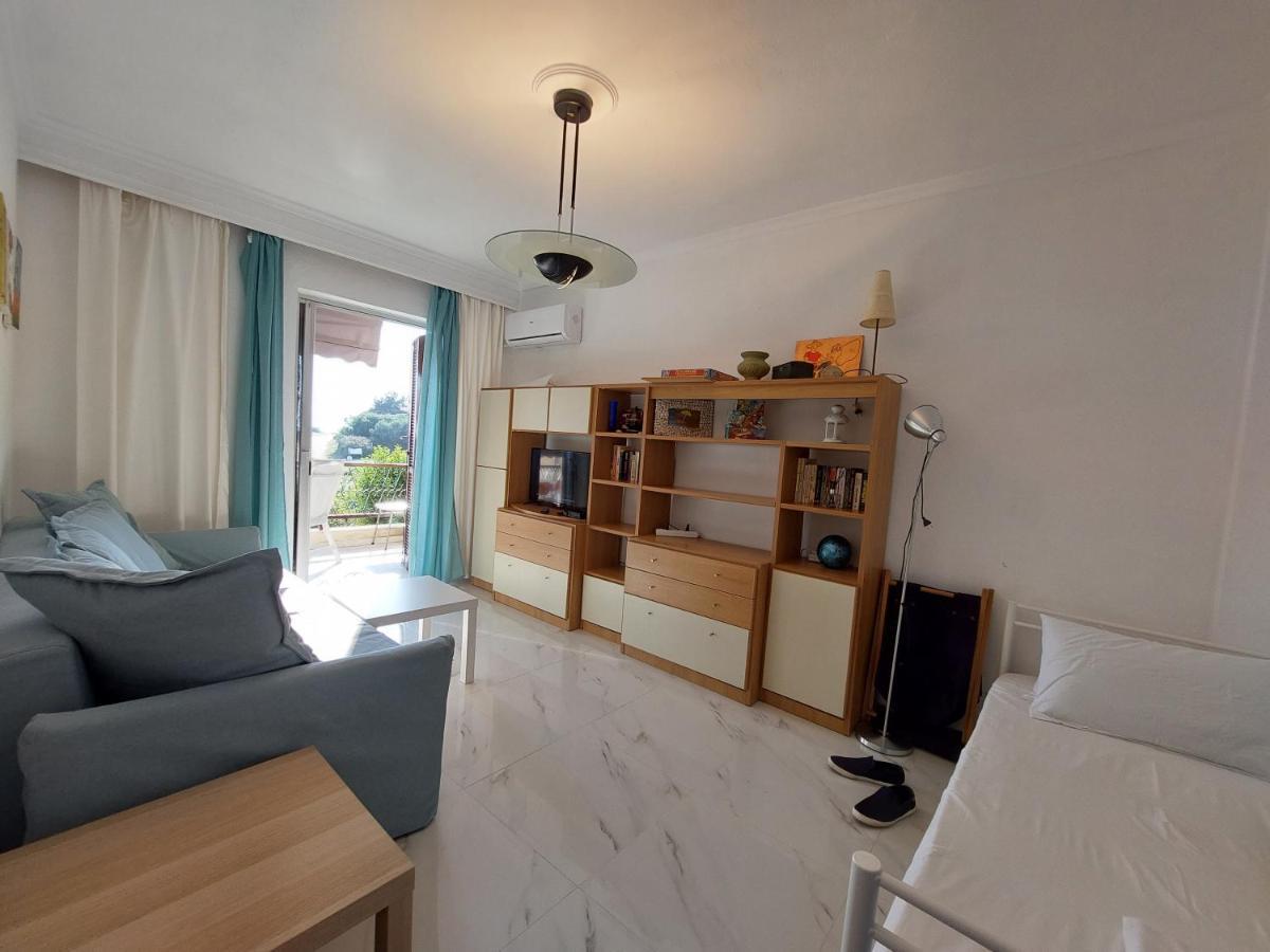 Kariani Beach Apartment ภายนอก รูปภาพ