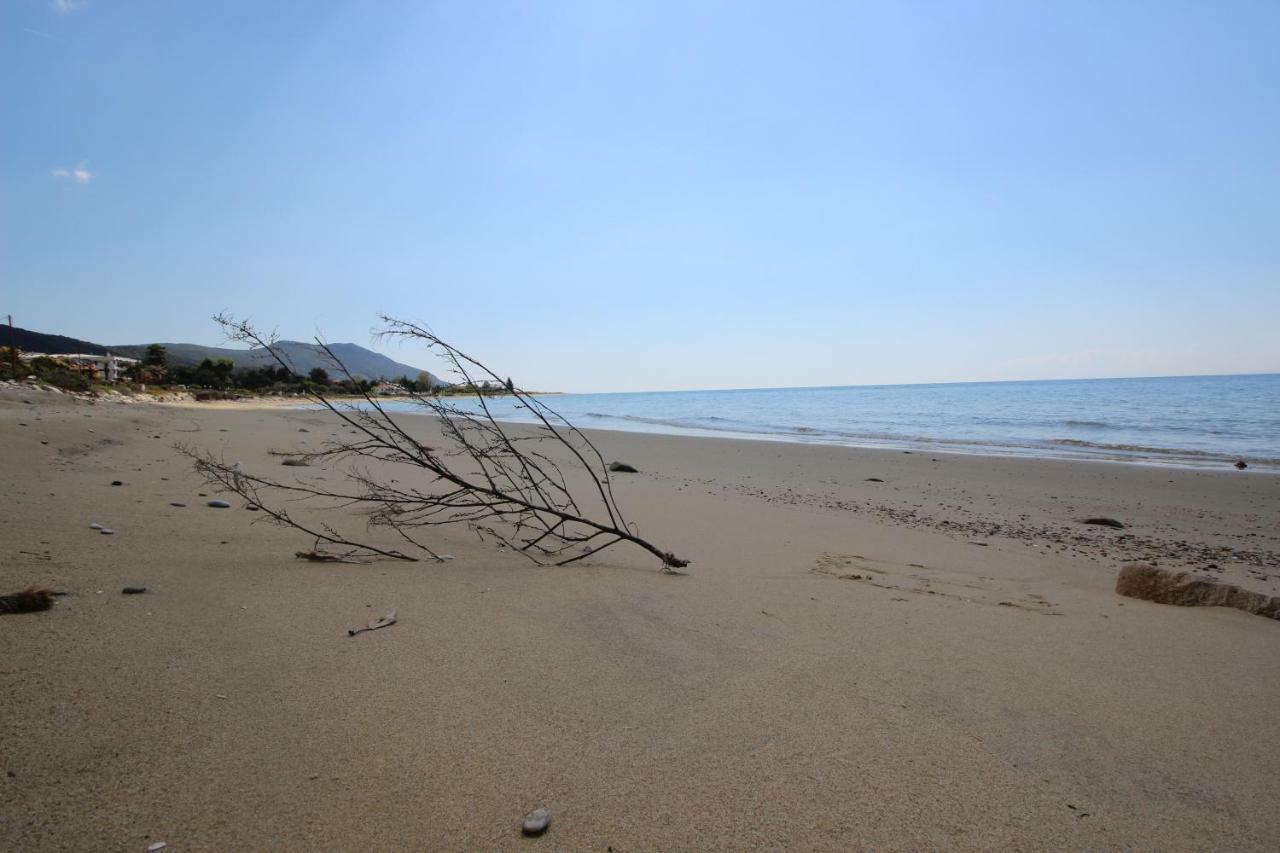 Kariani Beach Apartment ภายนอก รูปภาพ