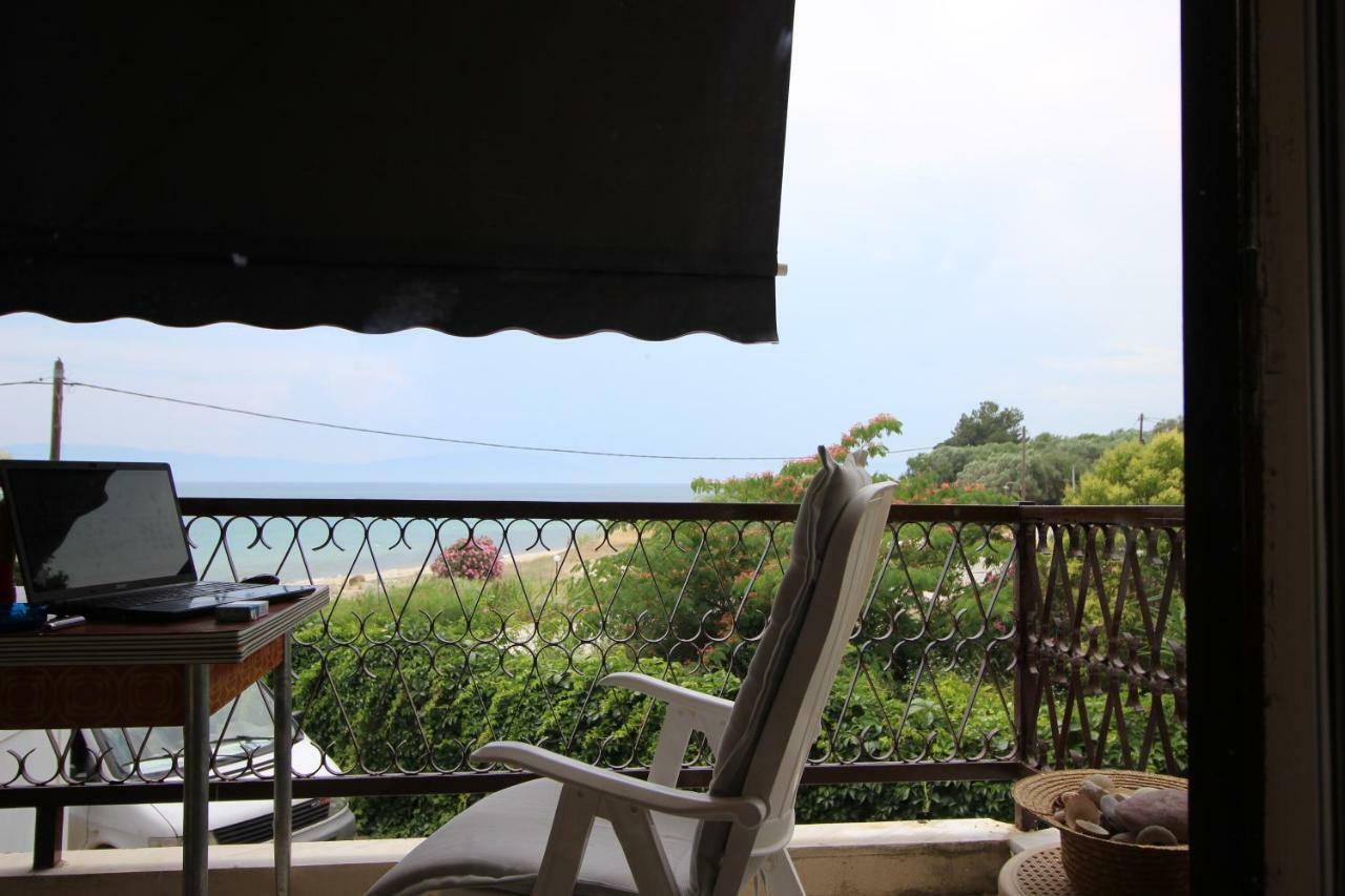 Kariani Beach Apartment ภายนอก รูปภาพ
